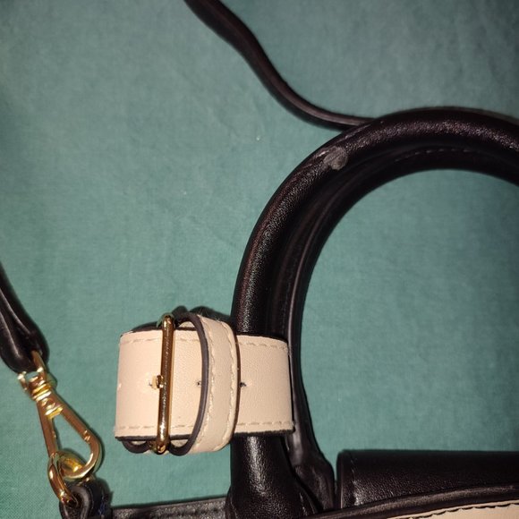 Reed Purse Crossbody bag Cream and Black comfortable casual classic - Picture 2 of 16